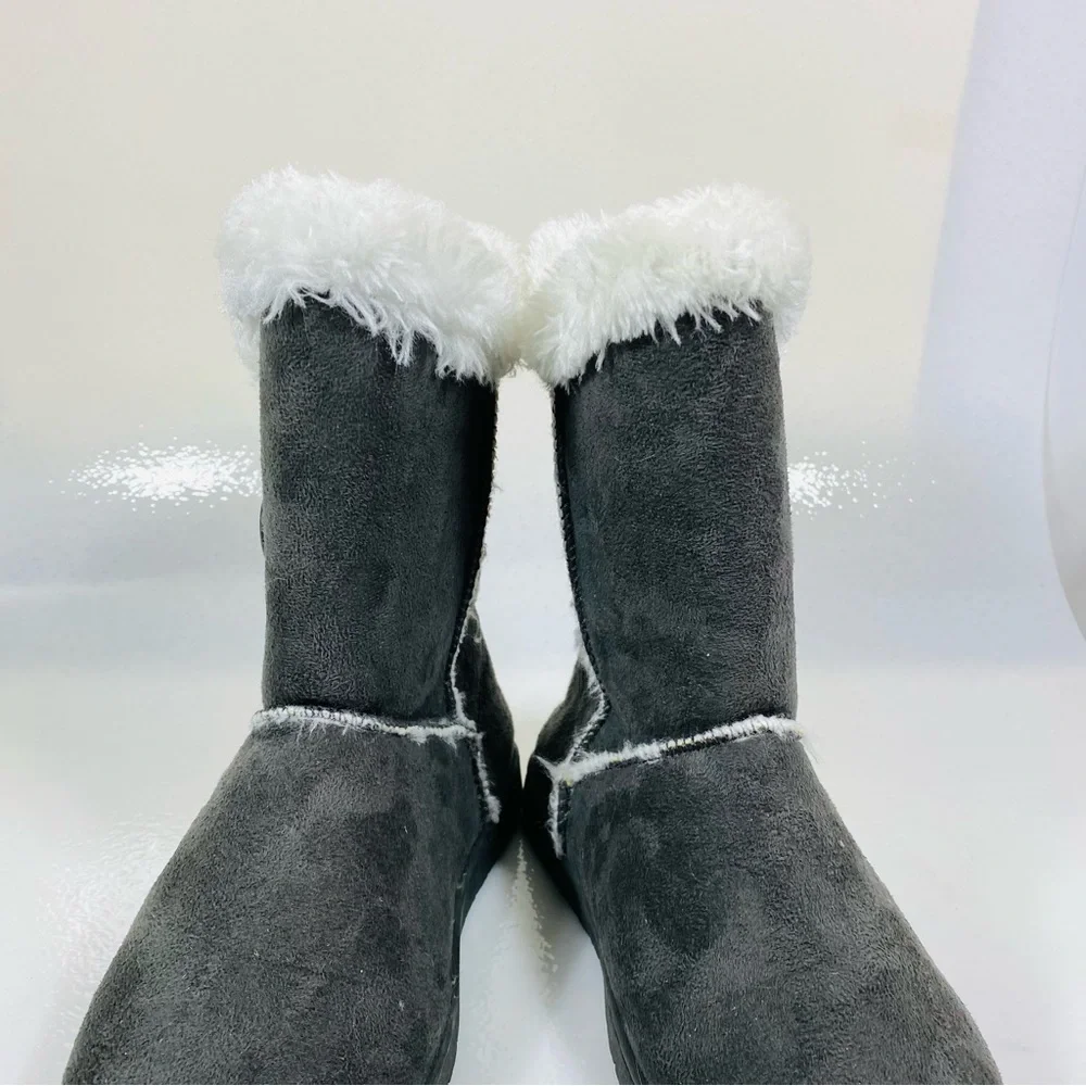 DAWGS Faux Fur Insulated Grey Women's 7 3-Button Pull-On Boot